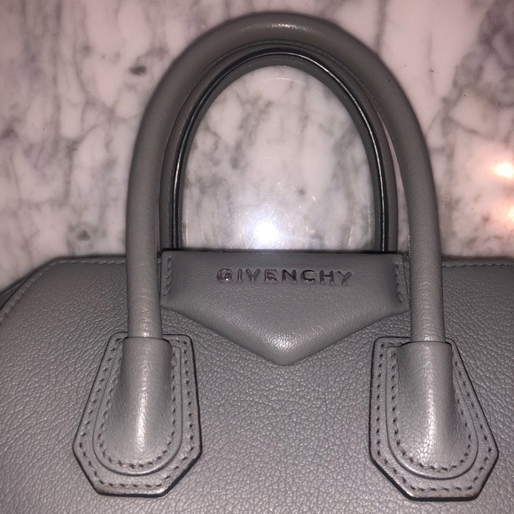 MINI ANTIGONA BAG IN GRAINED LEATHER - Picture 2 of 7